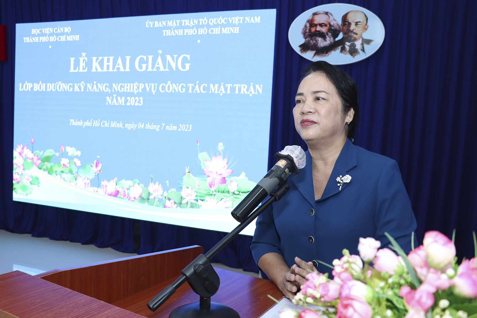 UV BTV Thành ủy, Chủ tịch Ủy ban MTTQ Việt Nam TP.HCM Trần Kim Yến phát biểu tại lễ khai giảng.